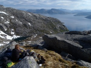 Bivakki reitin juurella.